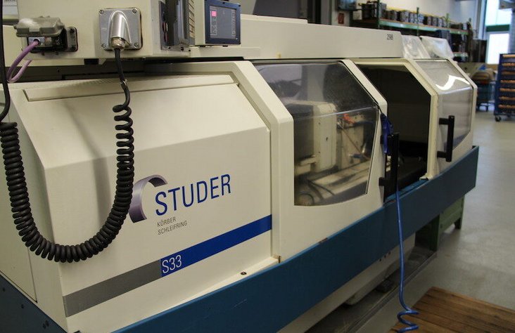 Studer S33 cylindrical grinding machine